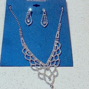 NWT SOCIALIZE EARRINGS AND NECKLACE